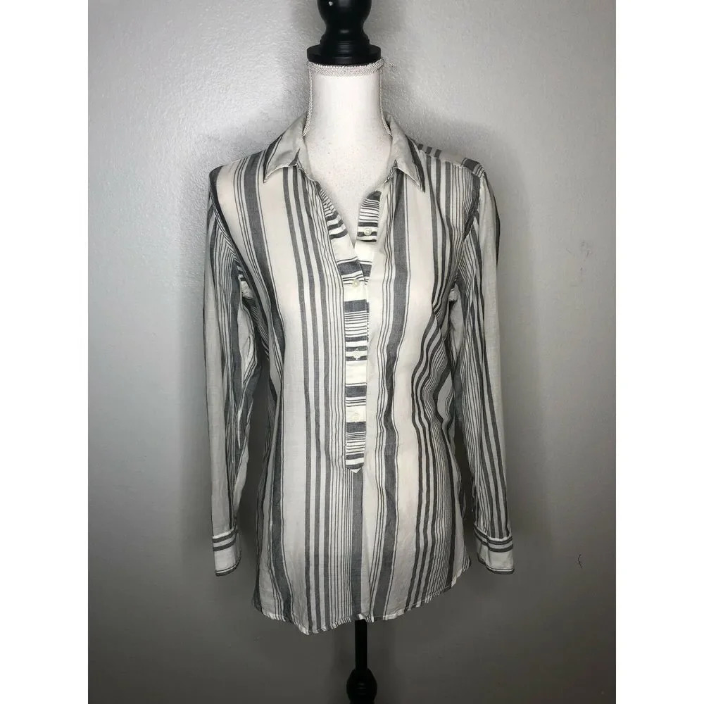 NWT Lucky Brand Size S Button Up Blouse Gray White